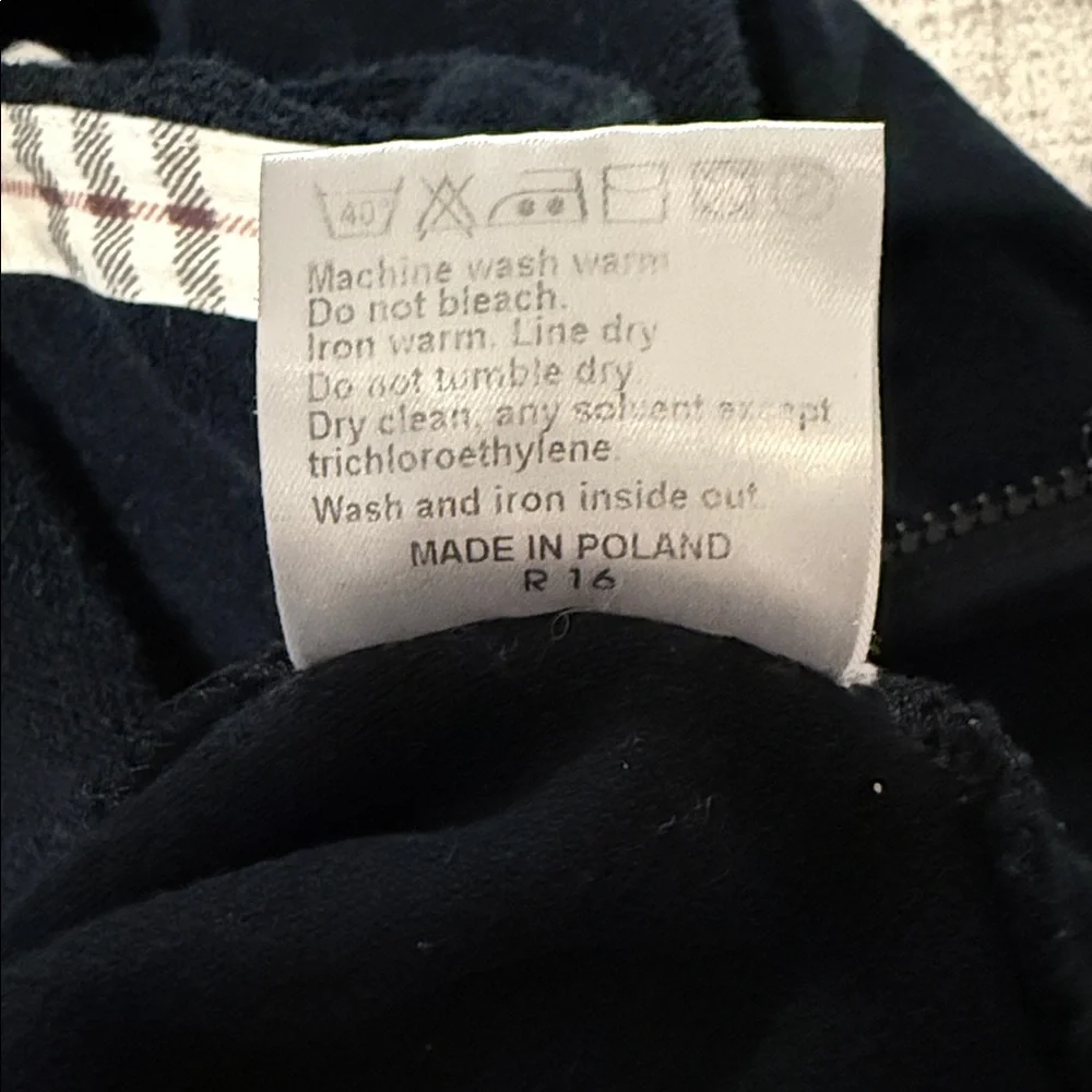 Burberry Jacket Zip-Up Jacket with Nova Check Pattern on Sleeves- Medium - Picture 6 of 6